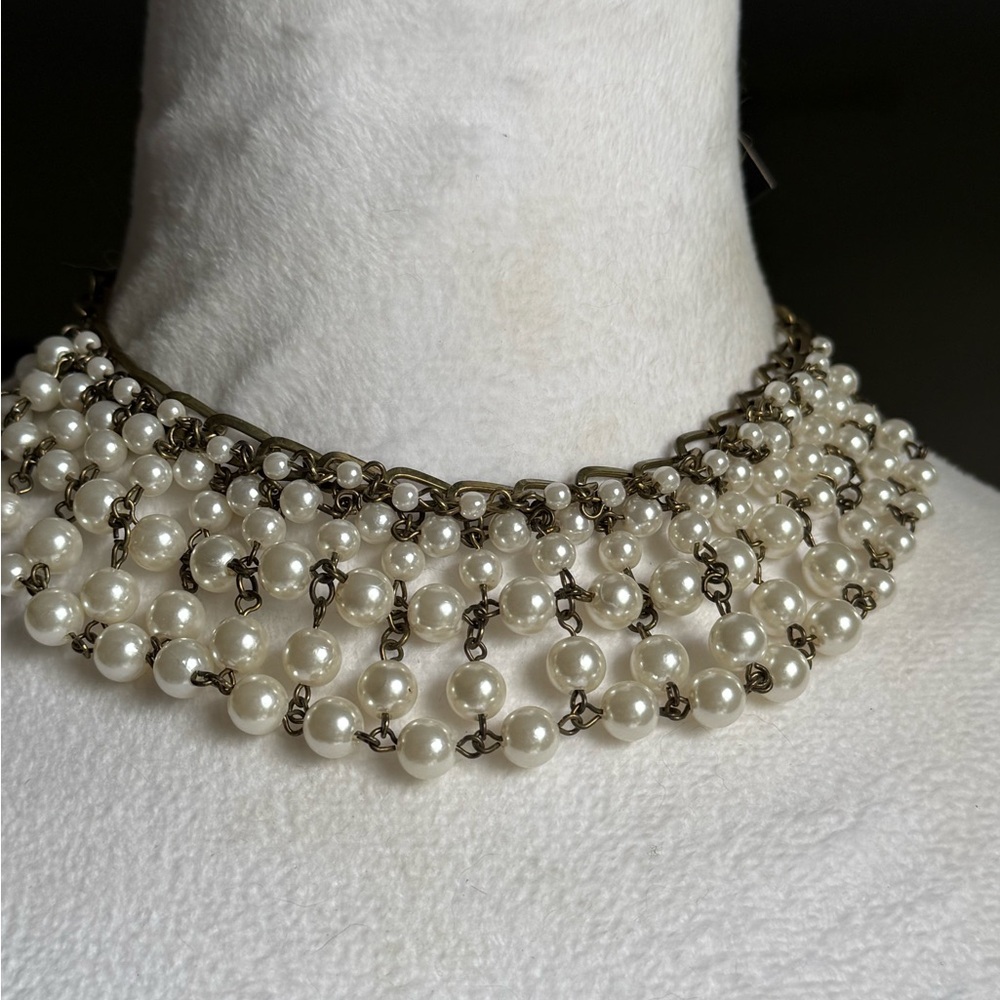 🦪 Elegant Faux Pearl Bib Necklace with Brass Tones by Cookie Lee - Picture 5 of 9